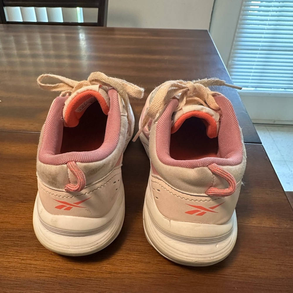 Girl’s Pink Reebok Shoes Size 3 - Picture 5 of 6